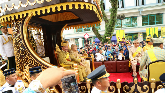 Istiadat Perarakan 50 Tahun Sultan Brunei Bertahta Pojok Mungil